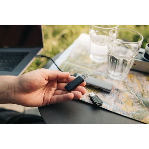 Verbatim Black Pinstripe 256GB USB 3.0 Flash Drive 49320